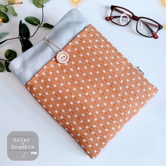 Geo Print Book Sleeve: Padded Book Protector with Pocket