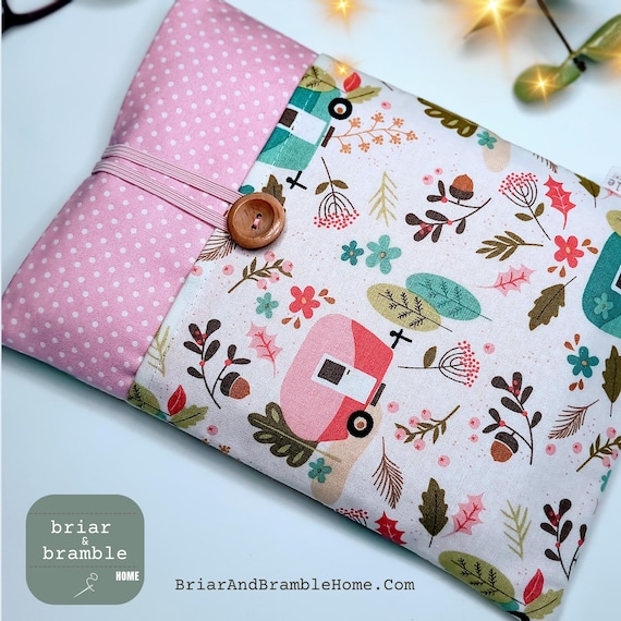 Vintage Caravan Print Book Sleeve: Padded Reading Cover with Handy Pocket