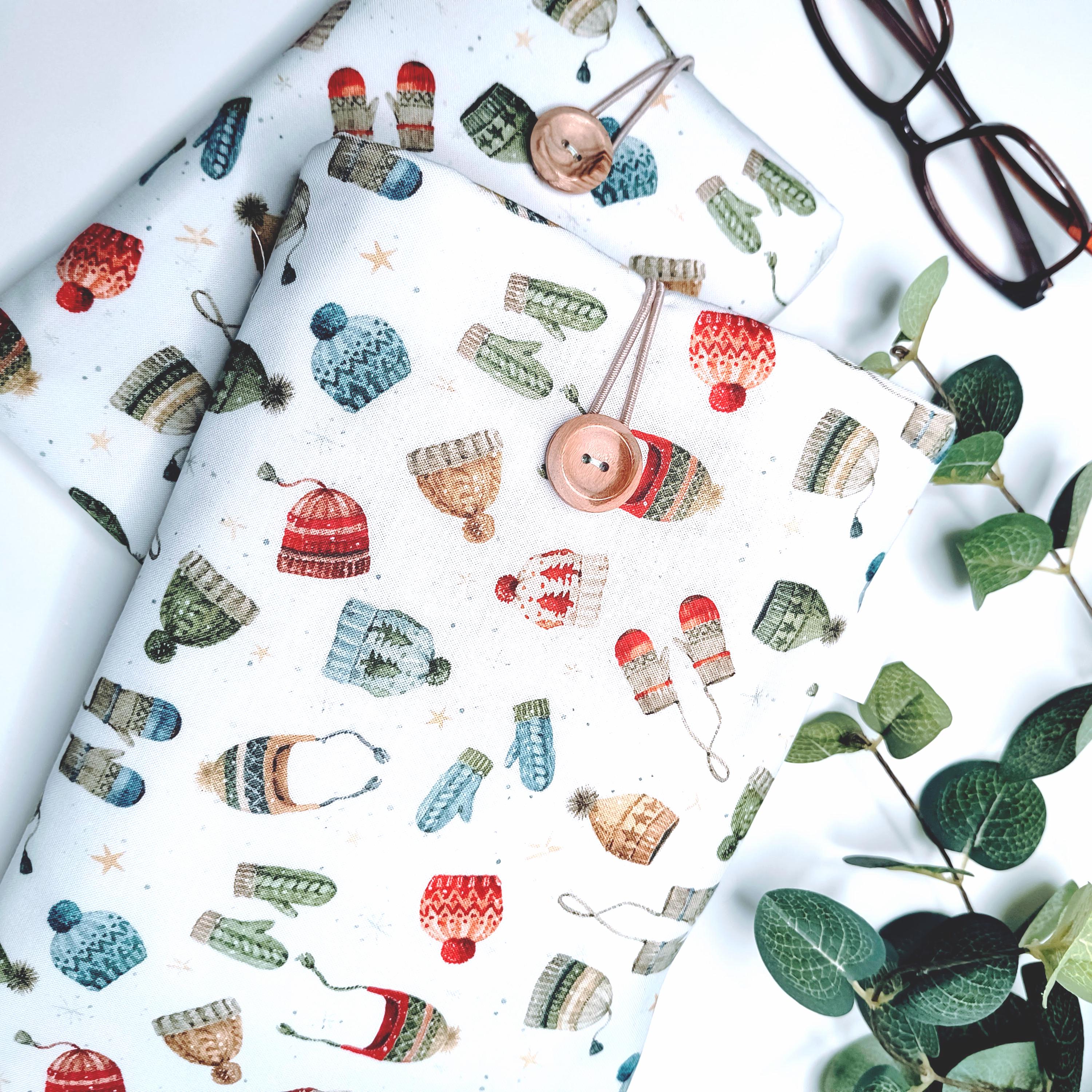 Padded Book Sleeve - Winer Scene Cosy Kindle Cover