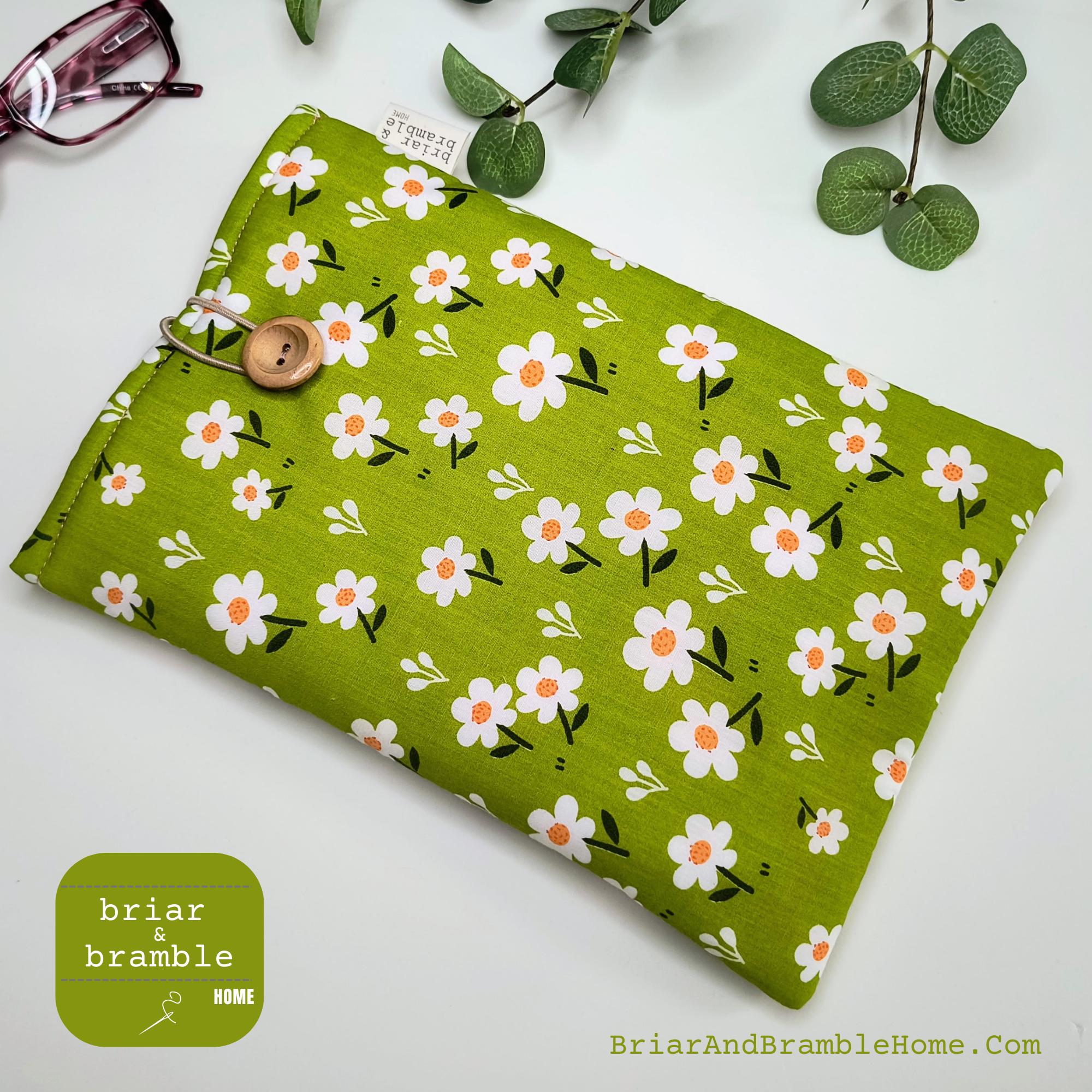 Daisy Print Book Sleeve - Spring Green Cotton Pouch for Reading Lover