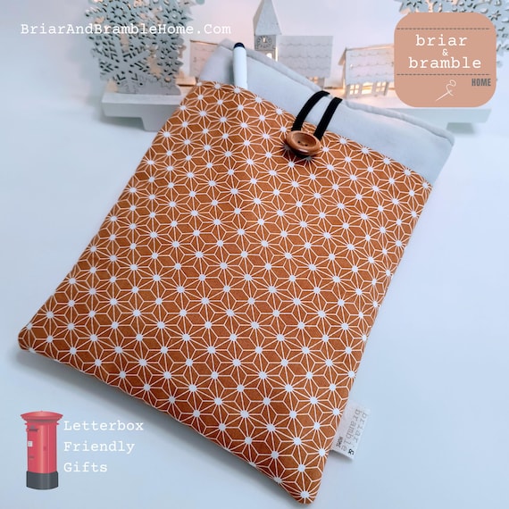 Geo Print Book Sleeve: Padded Book Protector with Pocket