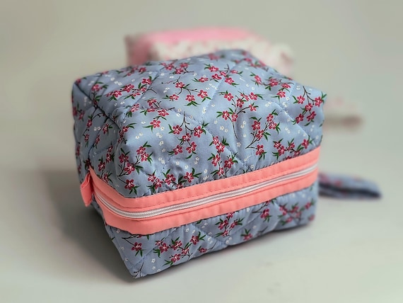 Handmade Quilted Floral Makeup Bag: Cotton Cosmetic Pouch